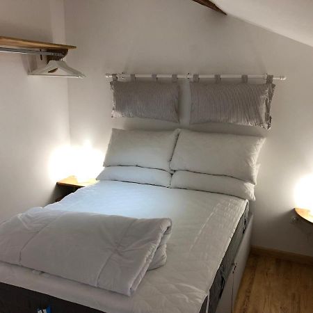 Le Dorat The Walnut Tree Chambre D'Hotes المظهر الخارجي الصورة